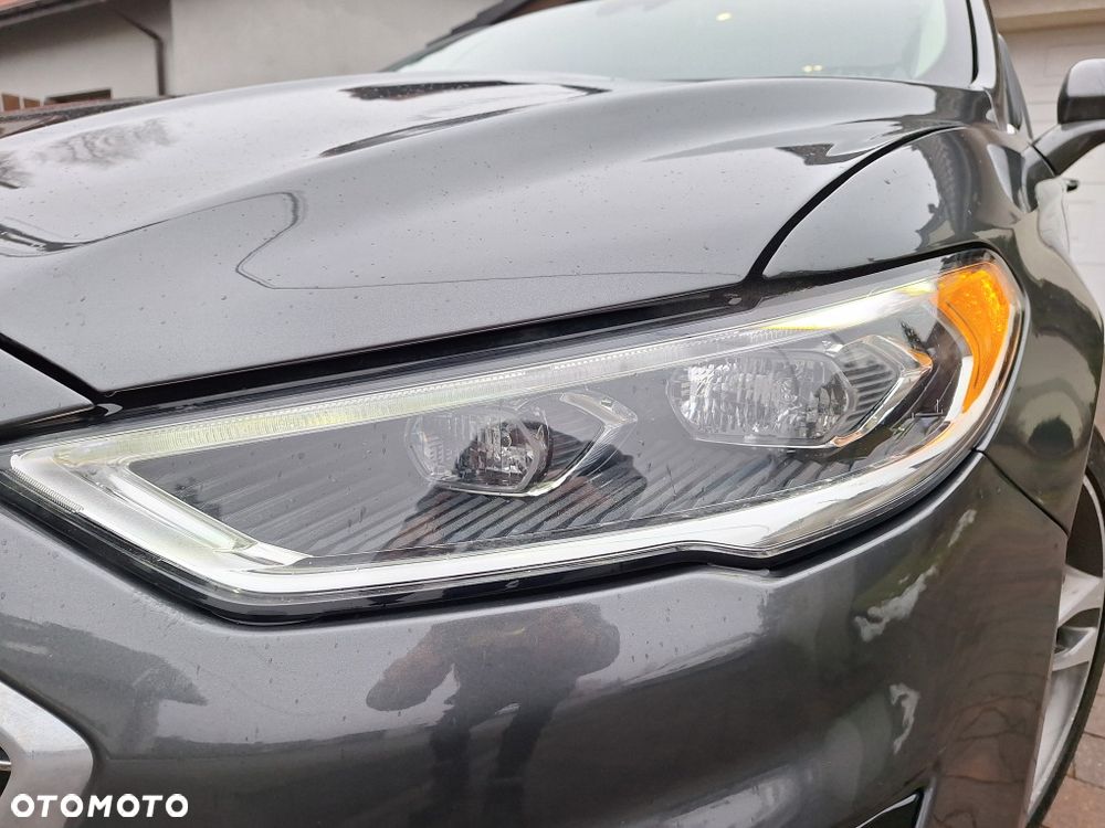 Ford Fusion - 2