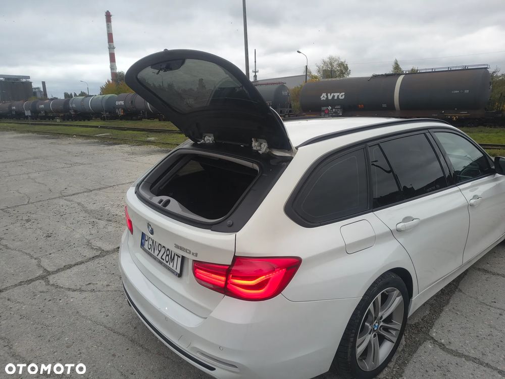 BMW Seria 3 320d Touring Sport Line - 12