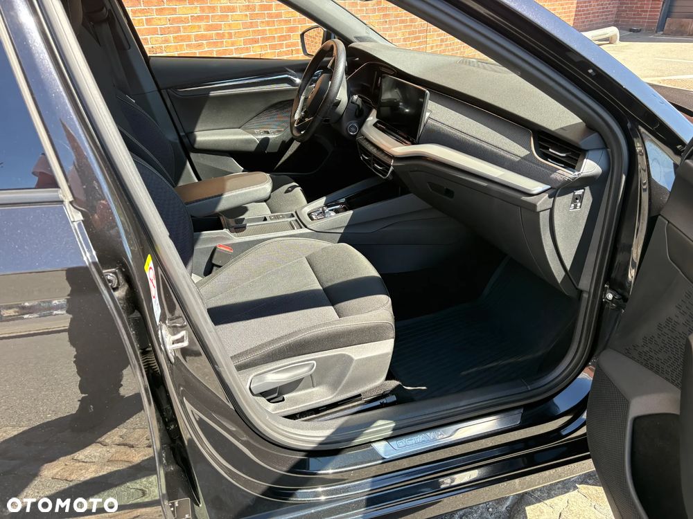 Skoda Octavia 2.0 TDI Style DSG - 27