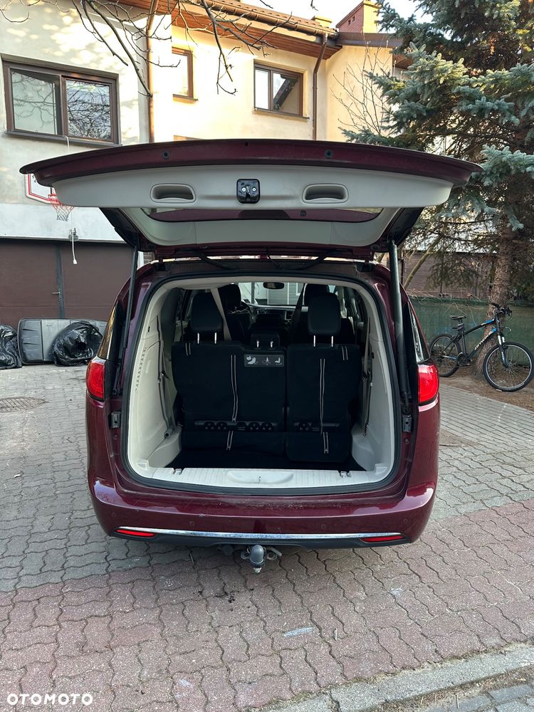 Chrysler Pacifica - 17