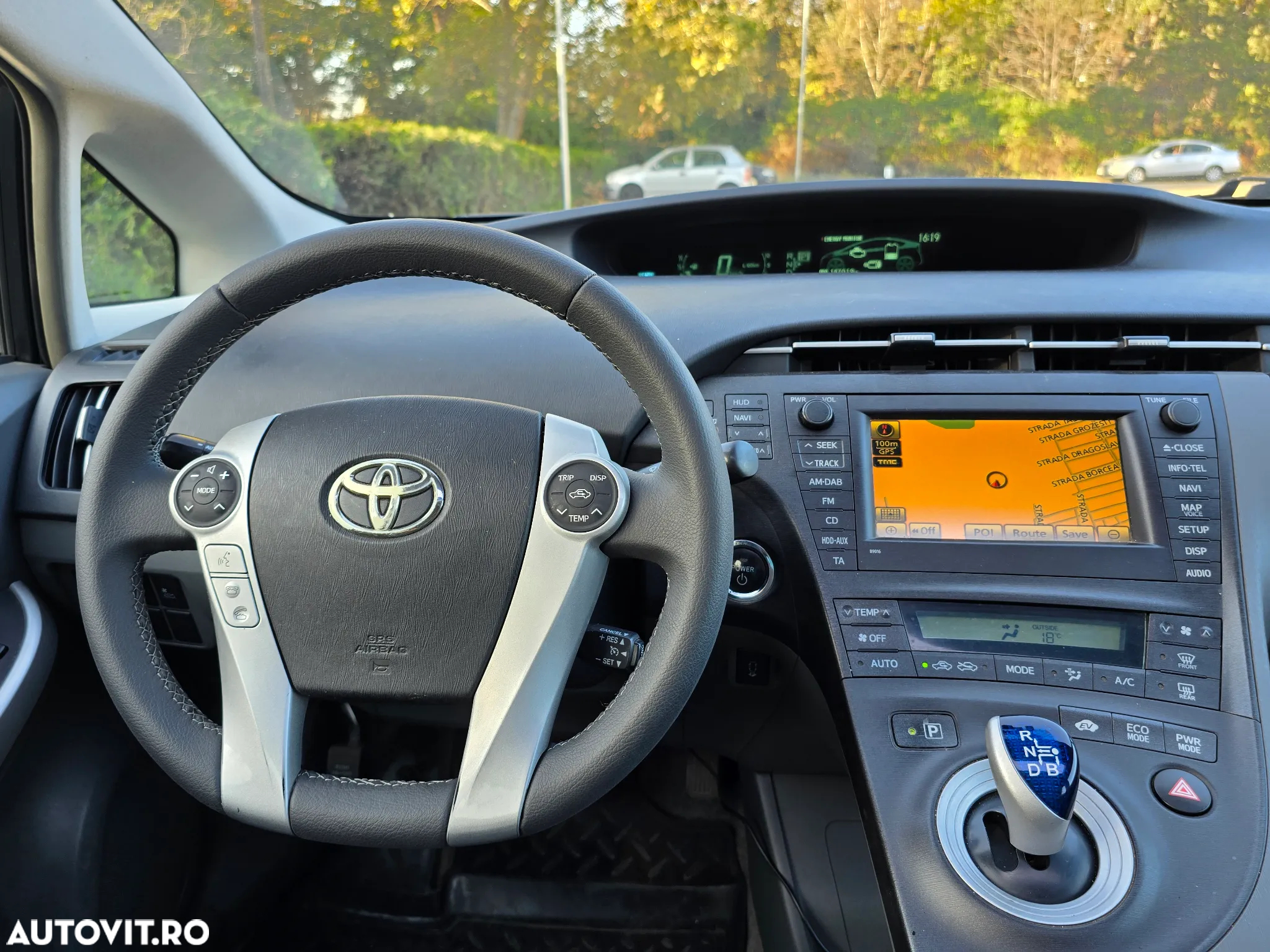 Toyota Prius (Hybrid) - 8