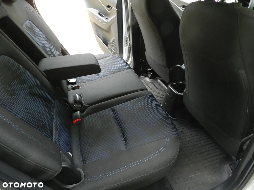 Hyundai ix20 - 12