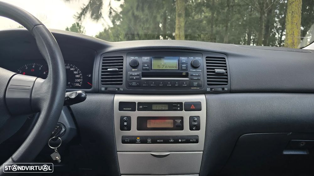 Toyota Corolla 1.4 D-4D Sol - 27