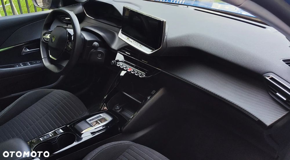 Peugeot 208 - 18