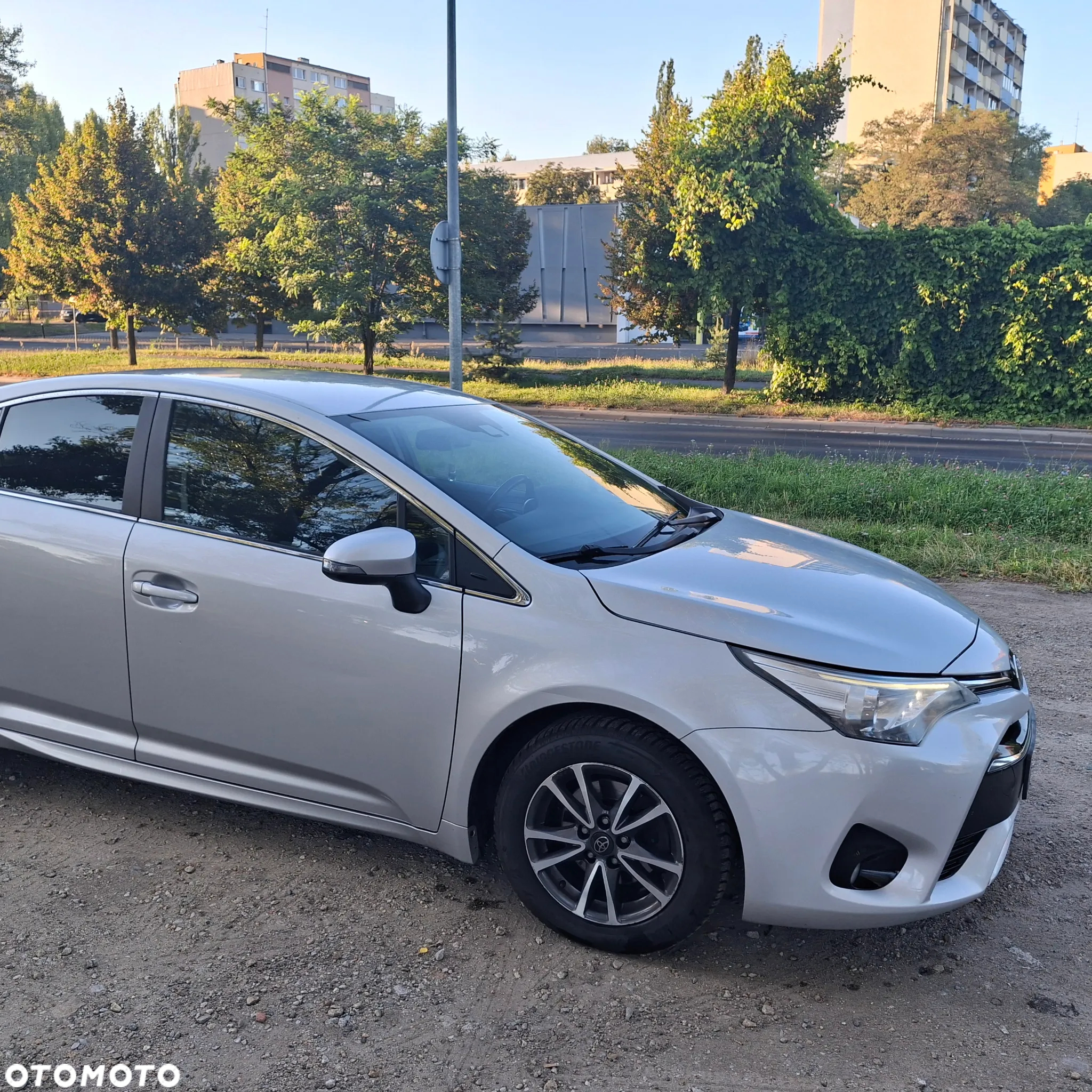 Toyota Avensis 1.8 Premium - 8