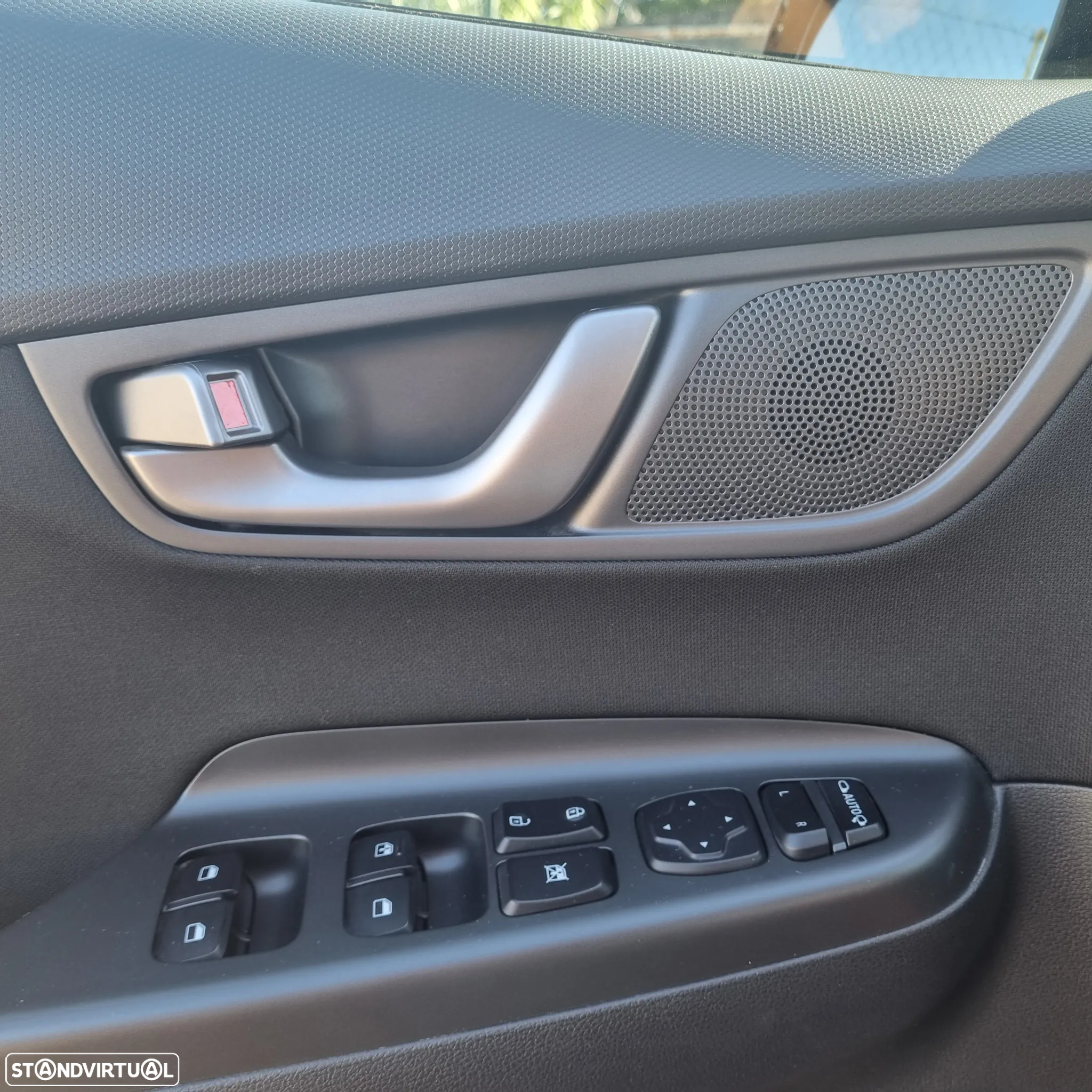 Hyundai Kauai 1.0 T-GDi Tecido Preto - 9