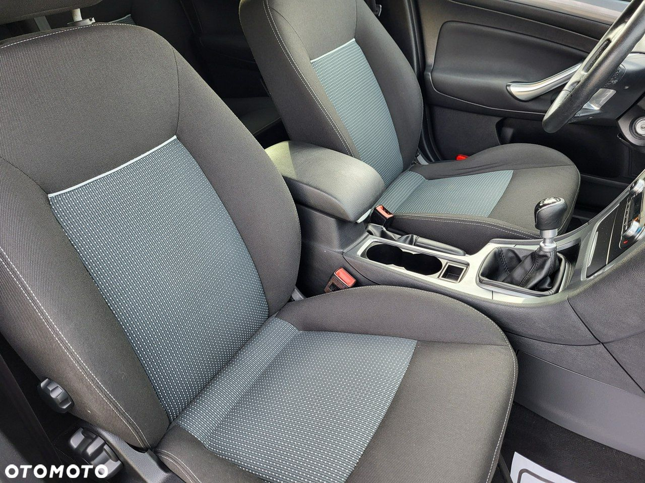 Ford Mondeo - 24