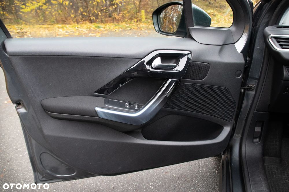 Peugeot 208 1.2 VTi Allure - 14