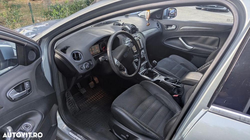 Ford Mondeo 2.0 TDCi Ghia - 14