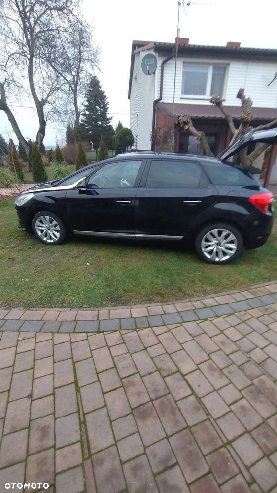 Citroën DS5 HDi 165 SoChic - 1