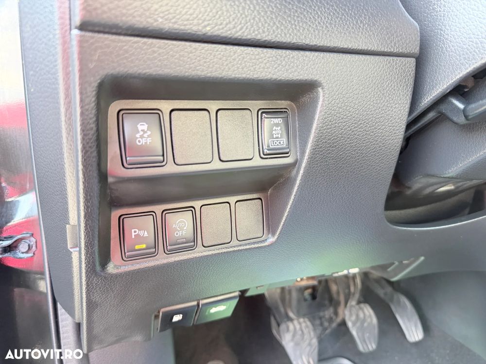 Nissan Qashqai 1.6 DCI 4 x 4 DPF Start/Stop tekna - 9