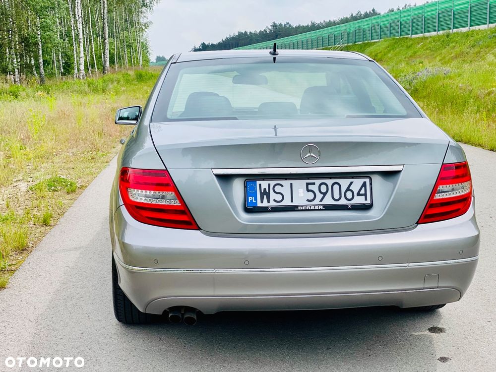 Mercedes-Benz Klasa C 180 CGI BlueEff Avantgarde - 8