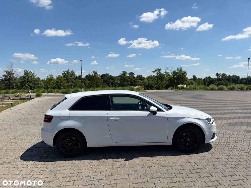 Audi A3 3-drzwiowe 1.4 TFSI S tronic Ambiente - 3