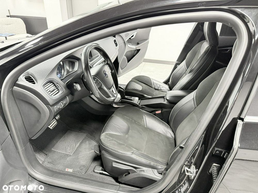 Volvo V40 D3 Drive-E SCR R-Design Momentum - 26