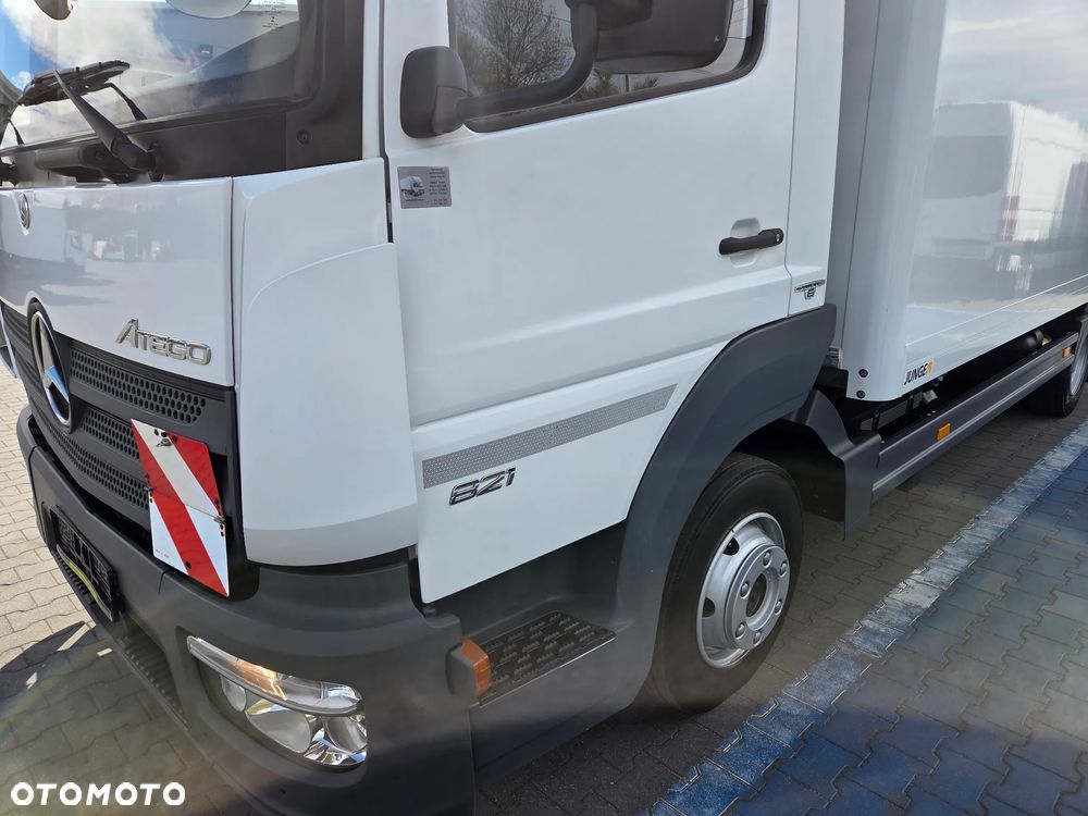 Mercedes-Benz Atego 821 - 24