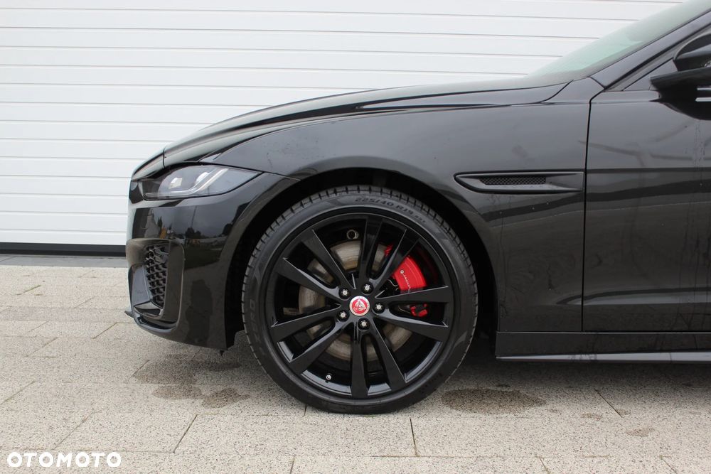 Jaguar XE - 8