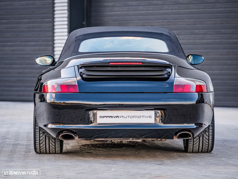 Porsche 911 (996) Carrera Cabrio - 12