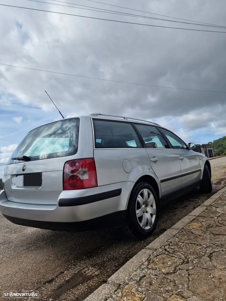 VW Passat 1.9 TDi Confortline Plus 6V - 1