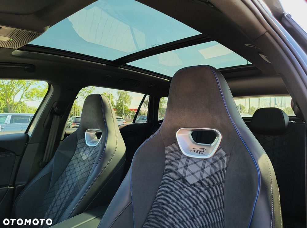 Volkswagen Passat - 12