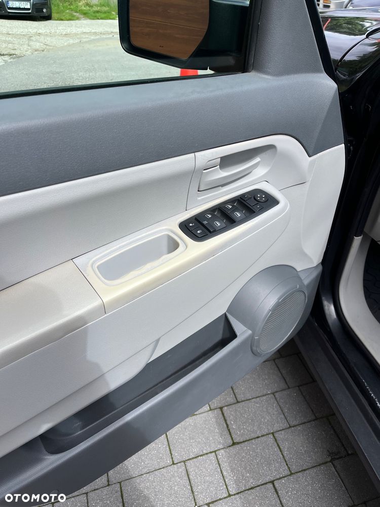 Jeep Liberty - 15