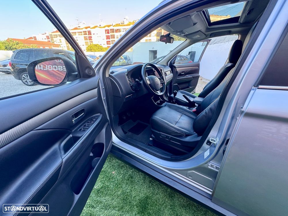 Mitsubishi Outlander 2.2 DI-D Instyle Navi - 10