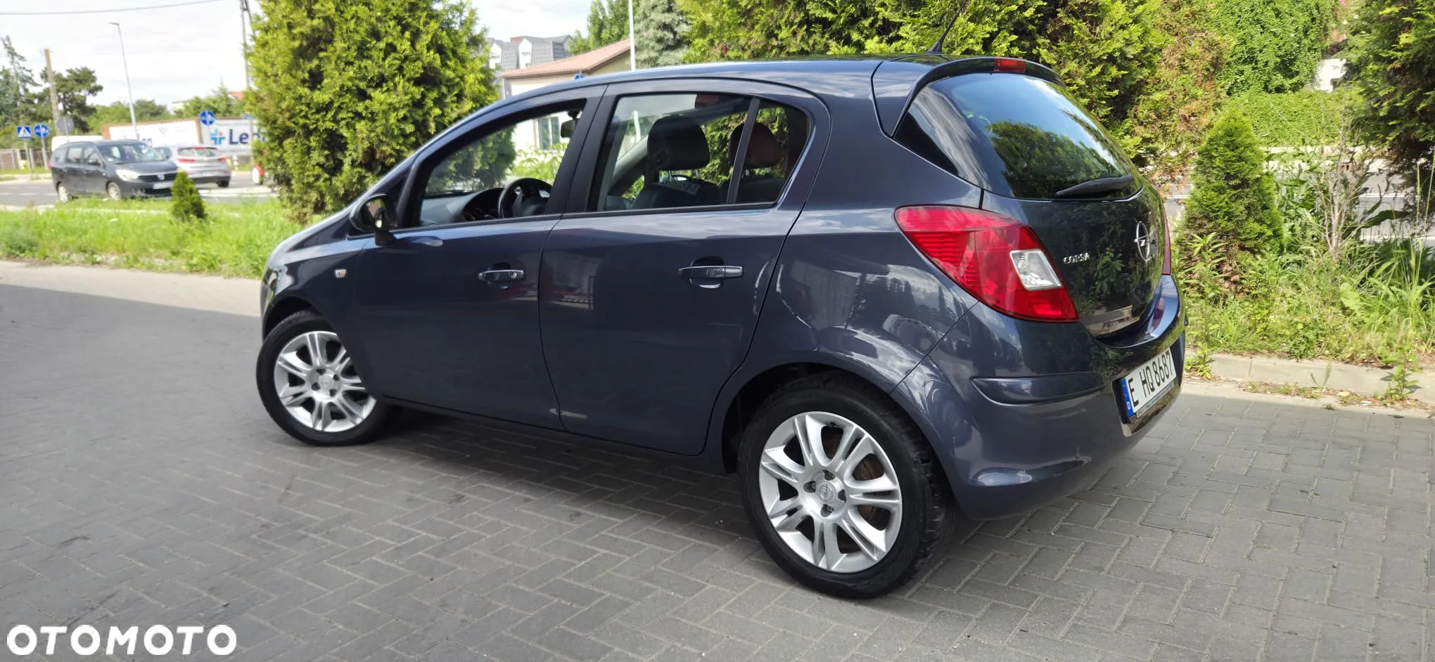 Opel Corsa 1.4 16V Cosmo - 10