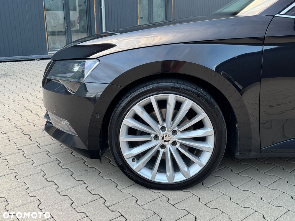Skoda Superb 2.0 TDI Sportline DSG - 11