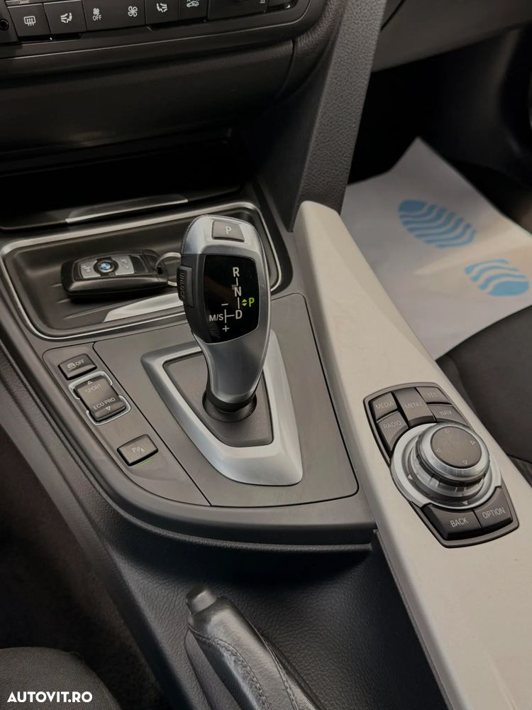 BMW Seria 3 318d Aut. - 22