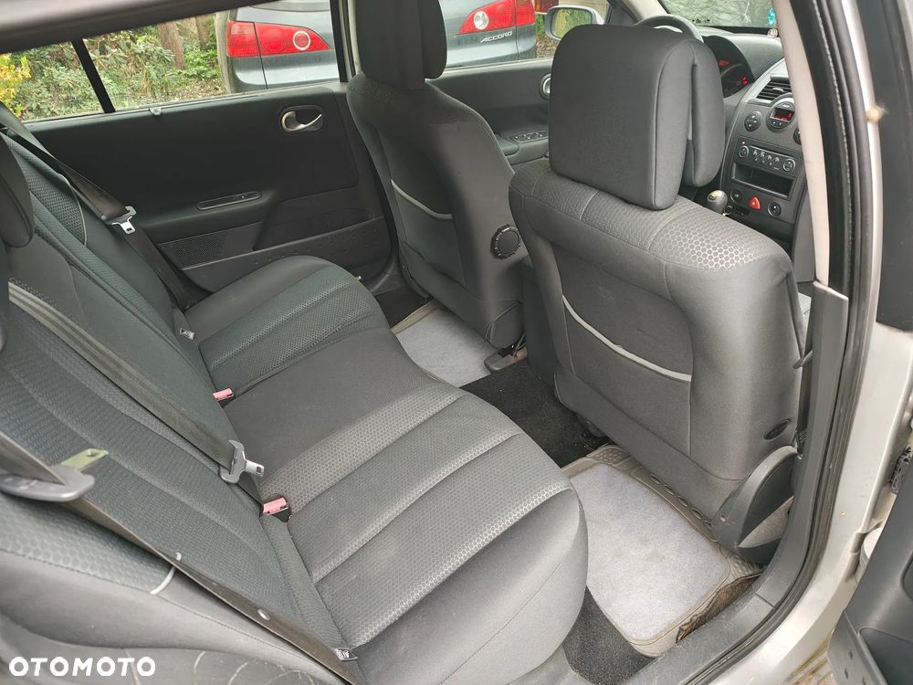 Renault Megane 1.9 dCi Luxe Dynamiq - 6