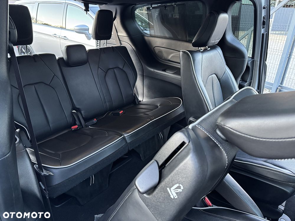 Chrysler Pacifica - 14