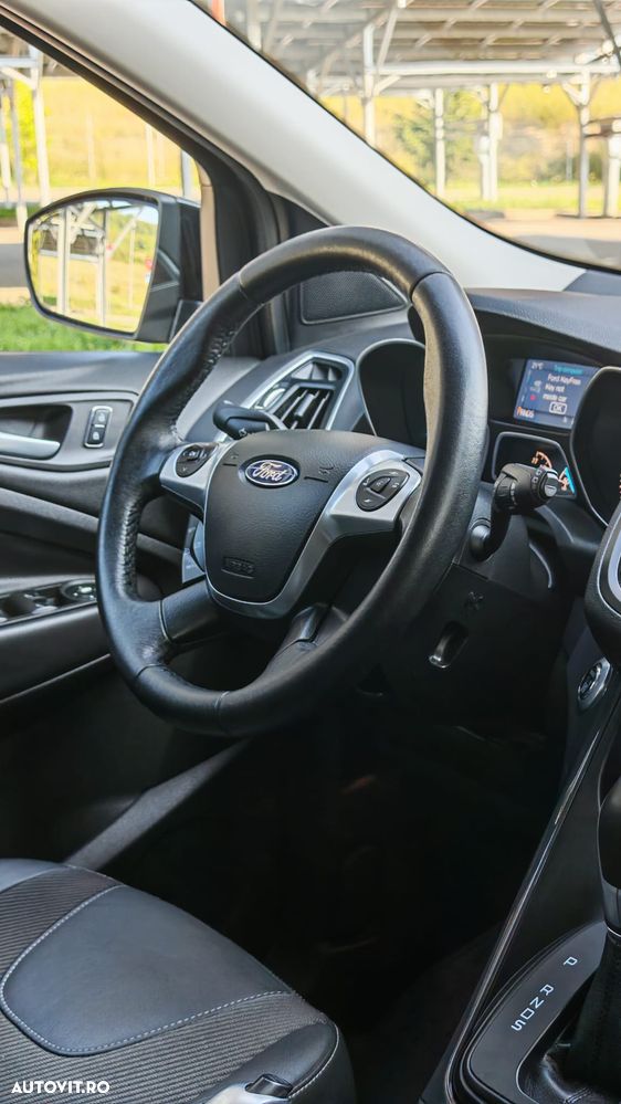 Ford Kuga 2.0 TDCi Powershift 4WD Titanium - 26