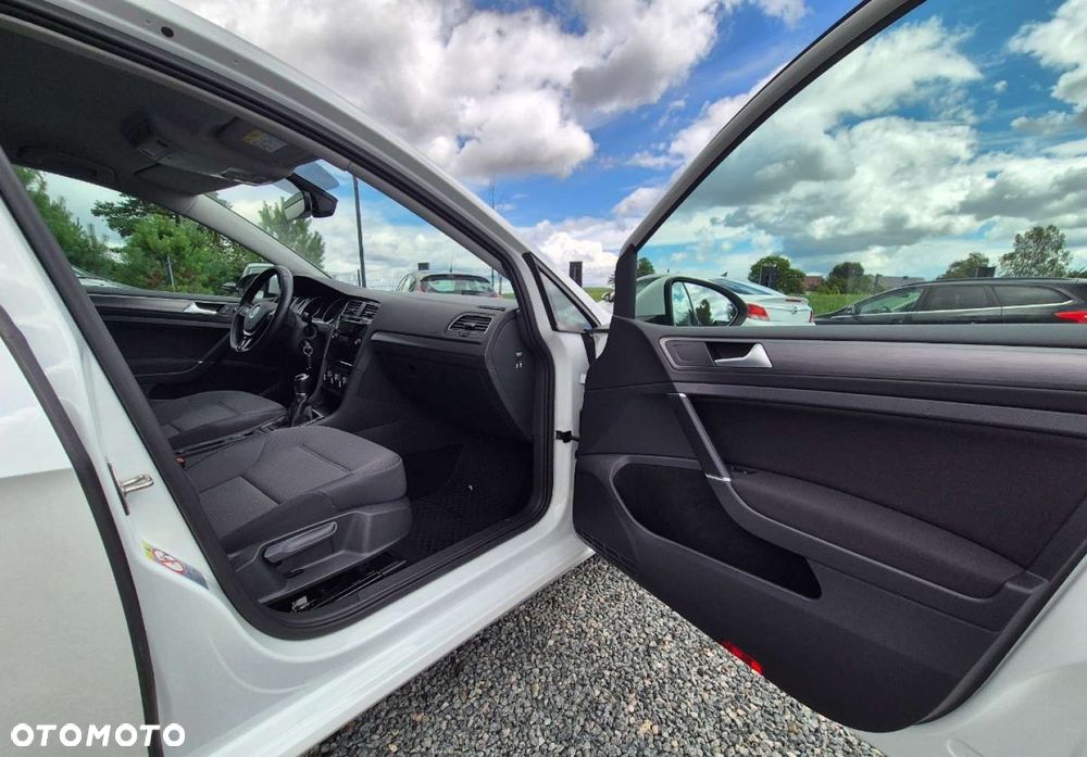 Volkswagen Golf - 9