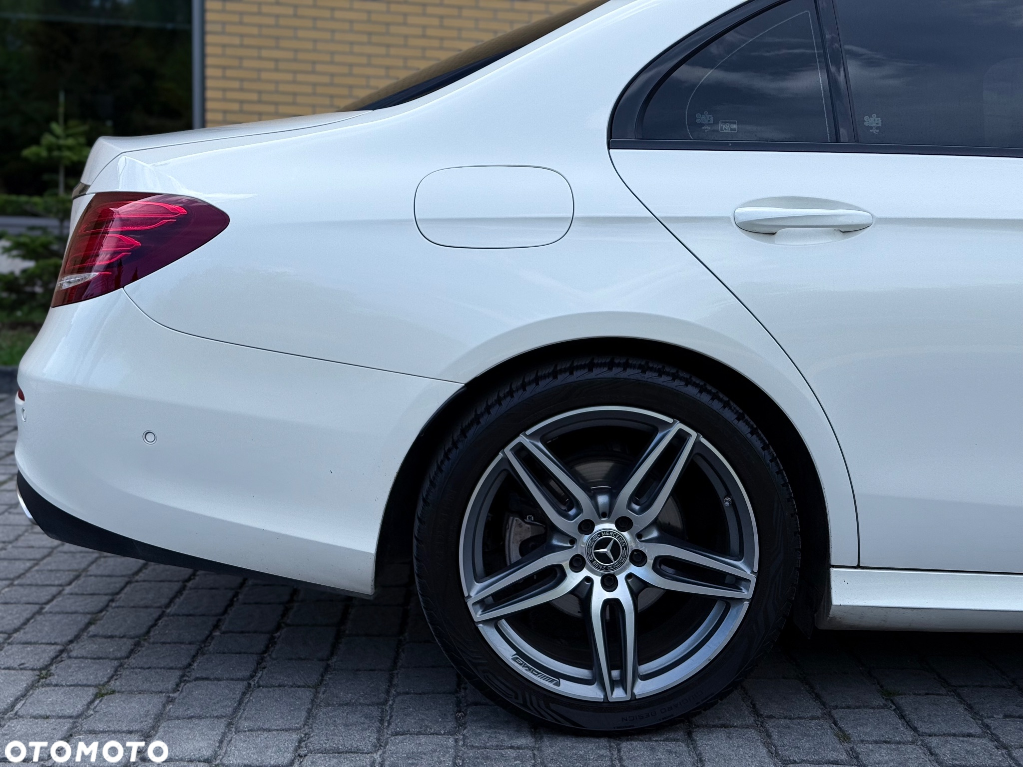 Mercedes-Benz Klasa E 200 9G-TRONIC - 15