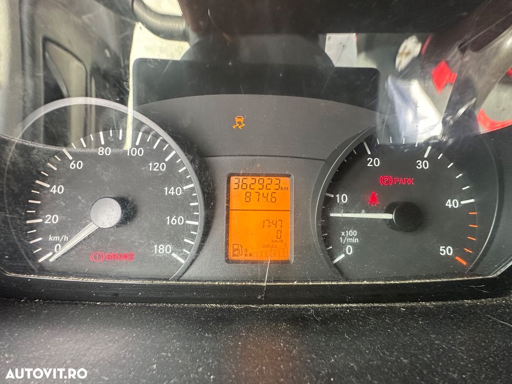 Mercedes-Benz Sprinter - 11