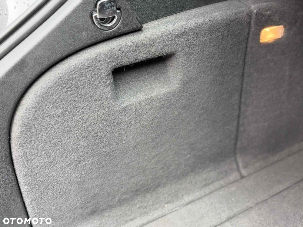 Audi A4 Avant - 32
