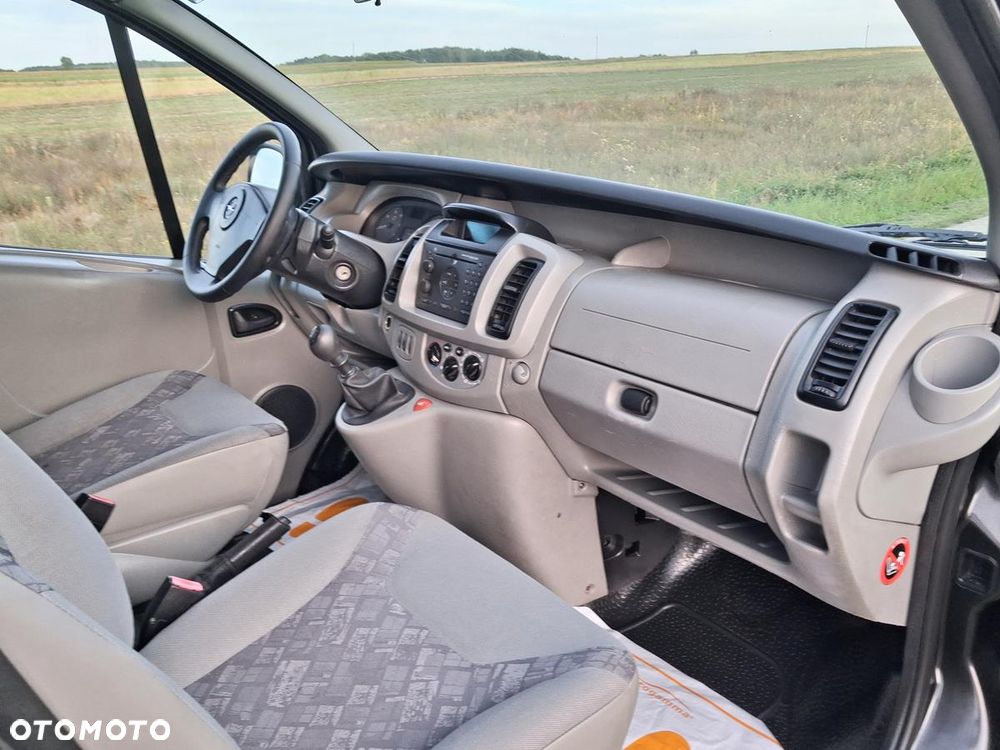 Opel Vivaro - 24