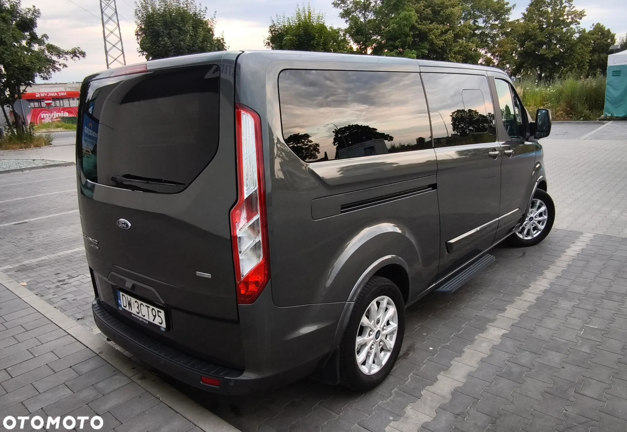 Ford Tourneo Custom 2.0 EcoBlue L2 Titanium - 4