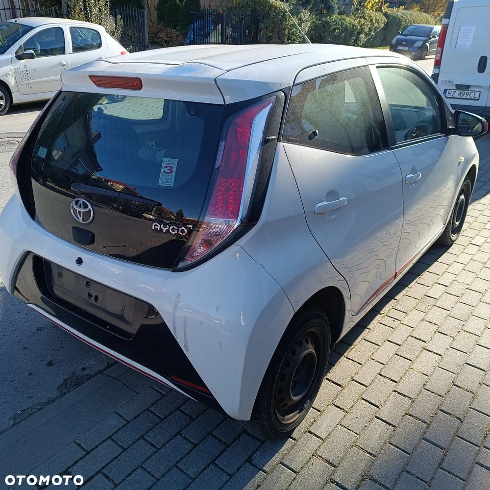 Toyota Aygo x-play Edition S+ - 6