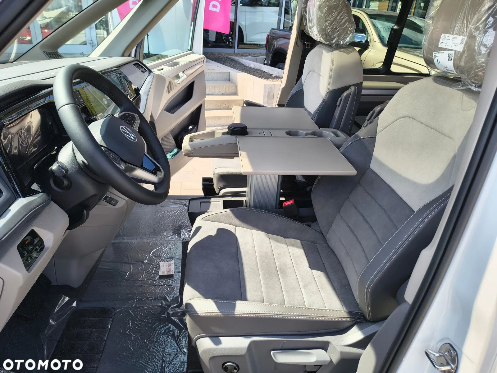 Volkswagen Multivan - 14