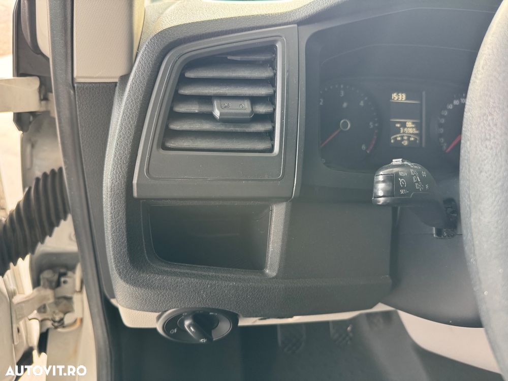 Volkswagen Transporter T6 Mixt - 12