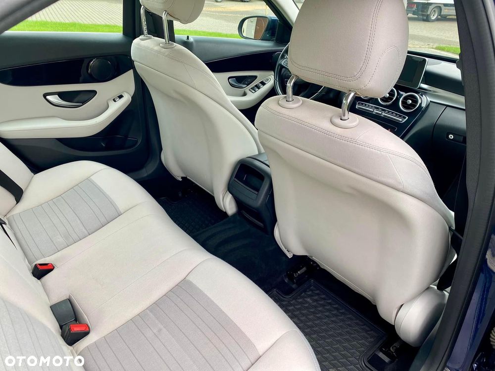 Mercedes-Benz Klasa C 180 7G-TRONIC - 11