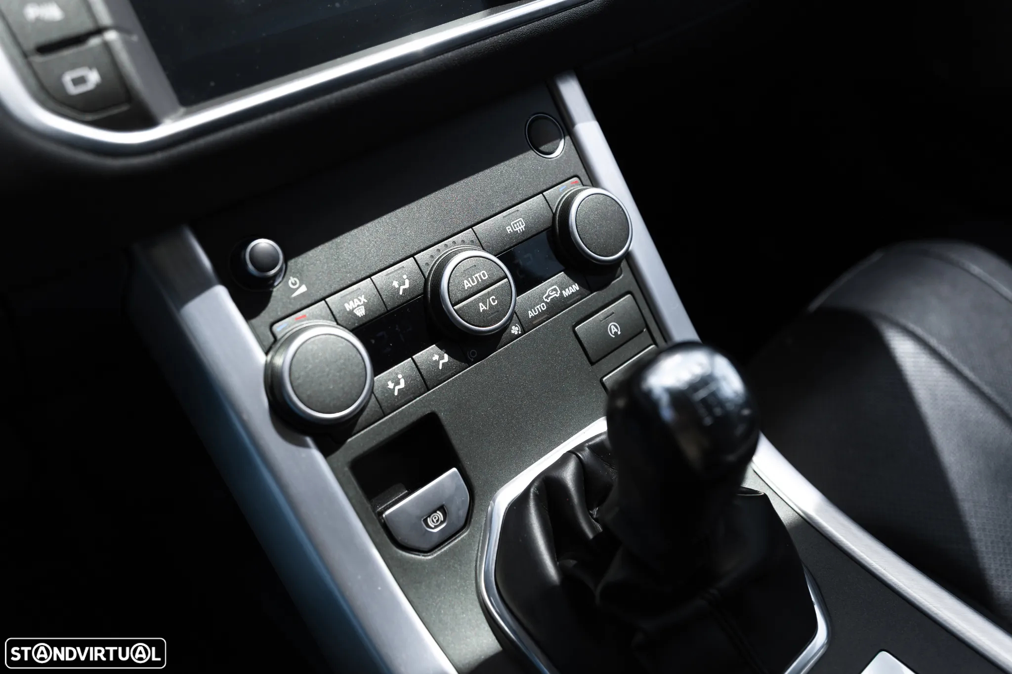 Land Rover Range Rover Evoque 2.0 eD4 SE Dynamic - 27