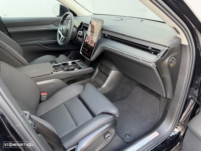 Volvo EX90 - 17