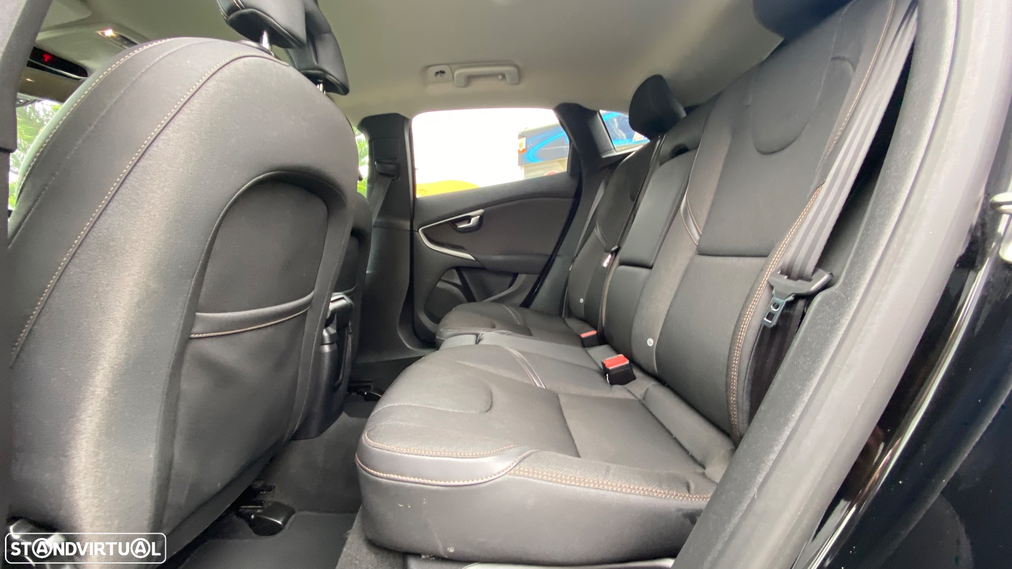 Volvo V40 Cross Country 2.0 D3 Summum - 21