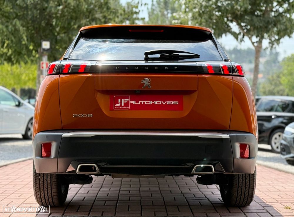 Peugeot 2008 1.2 PureTech Allure EAT8 - 11