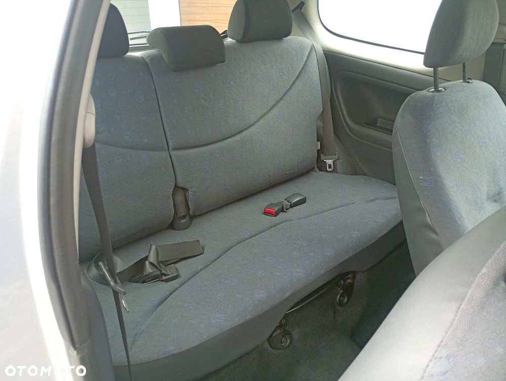 Toyota Yaris - 6