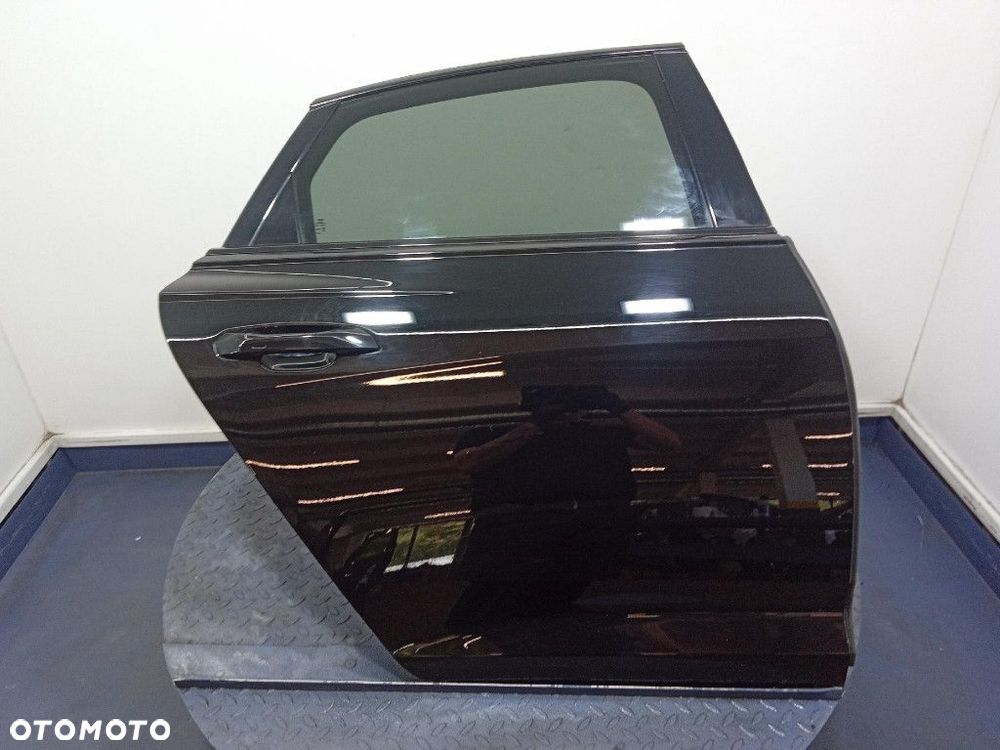 AUDI A6 C8 18-21  SEDAN DRZWI TYŁ PRAWE LY9B - 1
