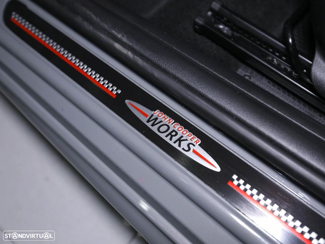MINI 3 Portas John Cooper Works Auto Desportiva - 13