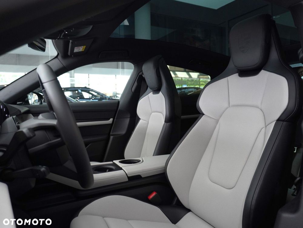 Porsche Taycan 105kWh 4 - 30