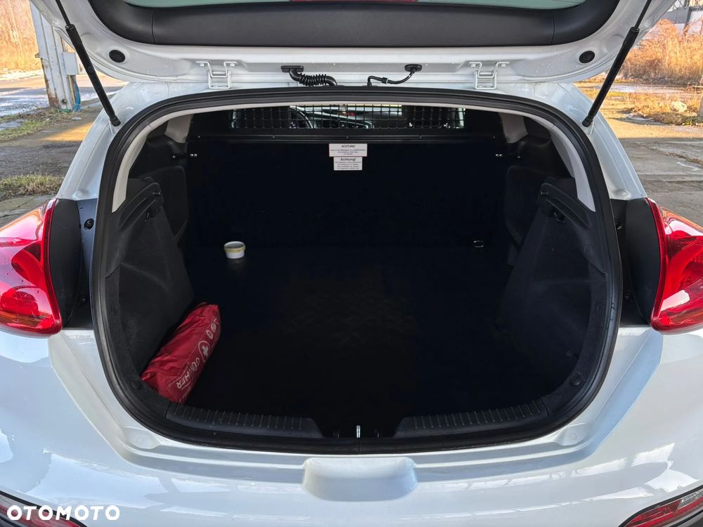 Kia Ceed - 8
